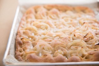 Focaccia rustica con le cipolle (rustic focaccia with onions)
