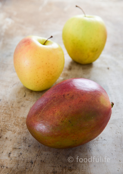 Apples and mango.